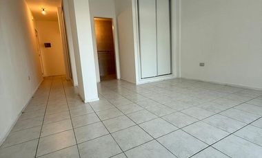AMPLIO MONOAMBIENTE EN VENTA SOBRE CALLE FELICIANO
