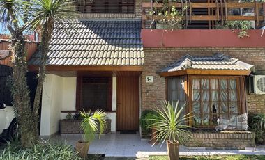 Casa en venta en Don Toracuato apta credito