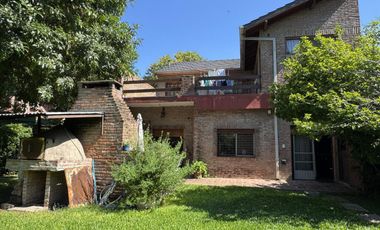 Casa en venta en Don Toracuato apta credito