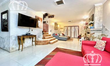 Venta- Hermoso Chalet - 3 dormitorios -  Fondo con pileta y quincho - Lanús Este