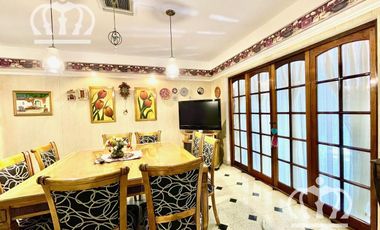 Venta- Hermoso Chalet - 3 dormitorios -  Fondo con pileta y quincho - Lanús Este
