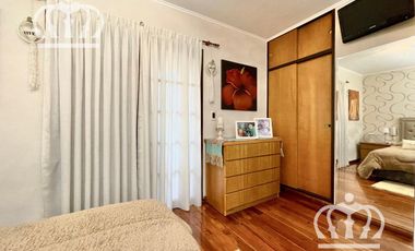 Venta- Hermoso Chalet - 3 dormitorios -  Fondo con pileta y quincho - Lanús Este
