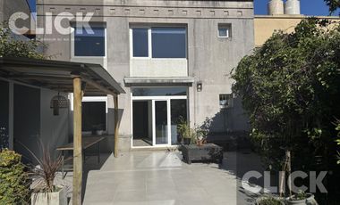 Venta - Casa 6 ambiente - Jardín y parrilla - Vicente Lopez - Olivos