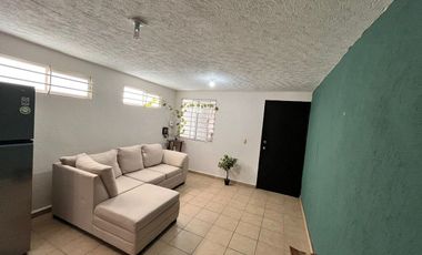 Casa en Renta semiamueblada