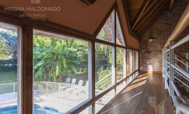 Venta Casa de 6 ambientes con Pileta - Banfield Oeste