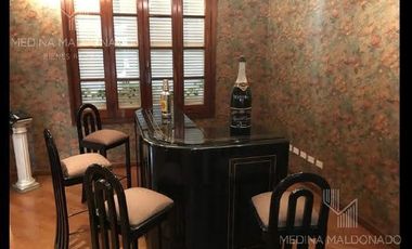 Venta Casa de 6 ambientes con Pileta - Banfield Oeste
