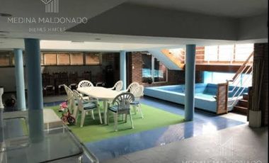 Venta Casa de 6 ambientes con Pileta - Banfield Oeste