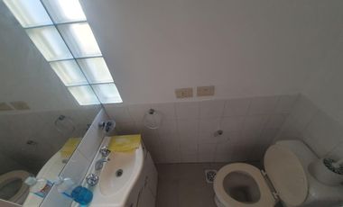 Triplex 4 amb. con Patio y Cochera