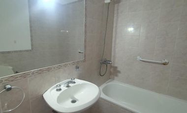 Triplex 4 amb. con Patio y Cochera