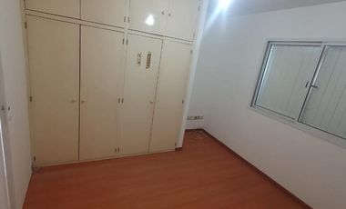 Triplex 4 amb. con Patio y Cochera