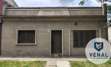 Venta PH tipo casa 3 amb. 2 dorm, gas, todo en PB, terraza, patio, baulera, Piñero, J. L. Suarez