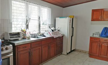Se vende Casa en Via Carmelo Spadafora, Chitré MM
