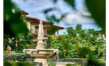 CASA. AMOBLADA.  EMBASSY CLUB CLAYTON