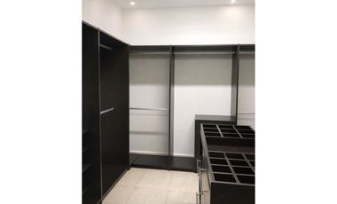 Costa del Este, casa de 4r 840m2 con piscina a solo $2.1M
