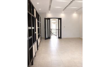 Costa del Este, casa de 4r 840m2 con piscina a solo $2.1M