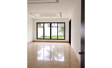 Costa del Este, casa de 4r 840m2 con piscina a solo $2.1M