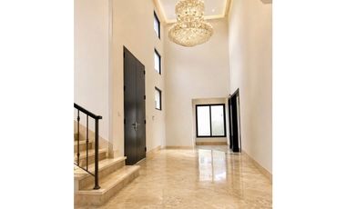Costa del Este, casa de 4r 840m2 con piscina a solo $2.1M
