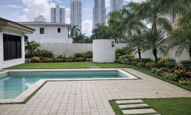 Costa del Este, casa de 4r 840m2 con piscina a solo $2.1M