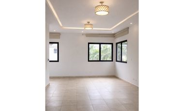 Costa del Este, casa de 4r 840m2 con piscina a solo $2.1M