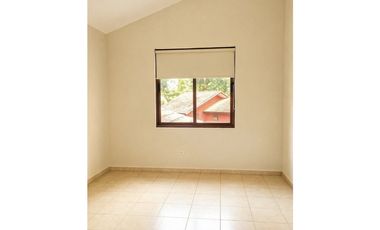 Camino de Cruces  lujo 710m2 l/b a  $1.2M