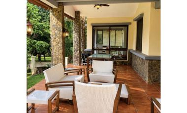 Camino de Cruces  lujo 710m2 l/b a  $1.2M