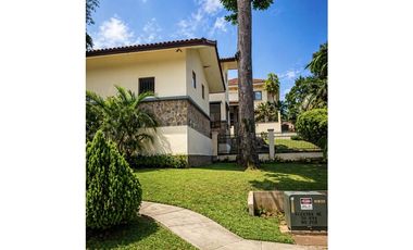 Camino de Cruces  lujo 710m2 l/b a  $1.2M