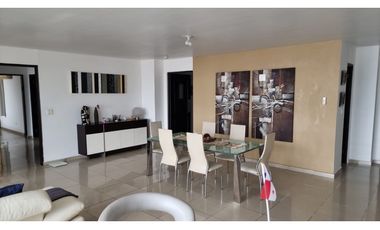 Alquilo Apartamento Amoblado en Obarrio, 3 Recámaras, 200m².