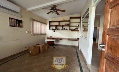 CASA EN CHANIS CON PATIO  (C.P)