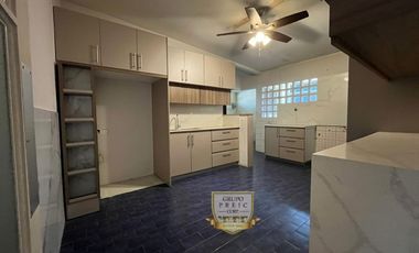 CASA EN CHANIS CON PATIO  (C.P)