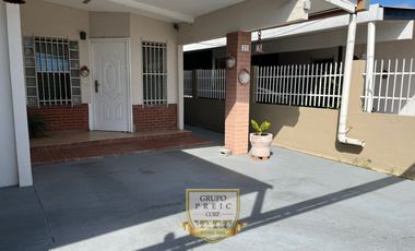 CASA EN CHANIS CON PATIO  (C.P)