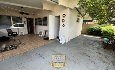 CASA EN CHANIS CON PATIO  (C.P)