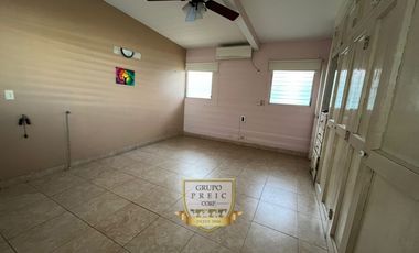 CASA EN CHANIS CON PATIO  (C.P)