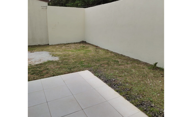 SE ALQUILA CASA EN HATO MONTAÑA PH VILLA DORADA CON 2 HABITACION VACIA