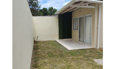 SE ALQUILA CASA EN HATO MONTAÑA PH VILLA DORADA CON 2 HABITACION VACIA