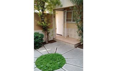 DUPLEX 2 DORMITORIOS Y COCHERA EN ALQUILER - CIUDAD MENDOZA