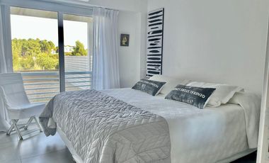 Departamento en venta  4 amb PB  3 dormitorios suite  contra frente Costa Esmeralda