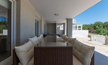 Departamento en venta  4 amb PB  3 dormitorios suite  contra frente Costa Esmeralda