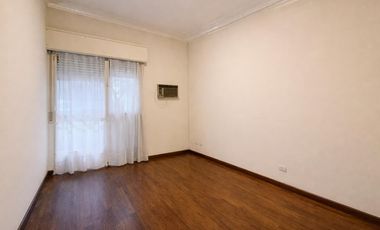 Oficina en planta alta