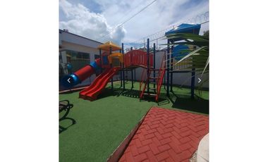 Casa de dos pisos cerca al mar Conjunto cerrado Rodadero sur- 060-