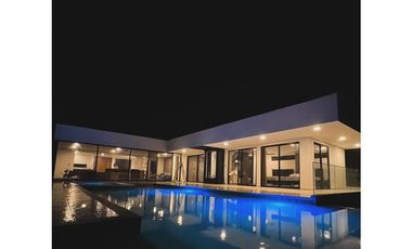 SE VENDE CASA CAMPESTRE EN QUIMBAYA