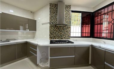 VENTA DE CASA EN CONJUNTO CERRADO EN VILLA CAMPESTRE TRADICIONAL.