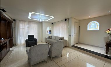VENTA DE CASA EN CONJUNTO CERRADO EN VILLA CAMPESTRE TRADICIONAL.