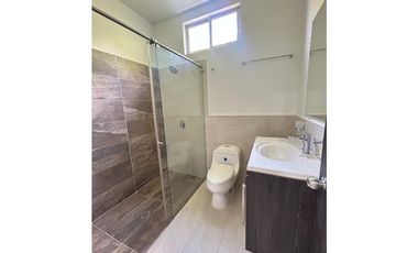 SE ARRIENDA CASA CAMPESTRE CONJUNTO RESIDENCIAL GUAYACANES ANDALUCIA