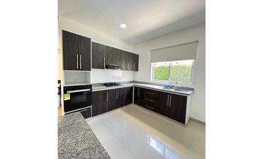 SE ARRIENDA CASA CAMPESTRE CONJUNTO RESIDENCIAL GUAYACANES ANDALUCIA