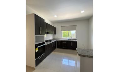 SE ARRIENDA CASA CAMPESTRE CONJUNTO RESIDENCIAL GUAYACANES ANDALUCIA