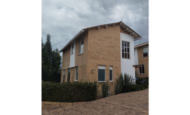 VENTA CASA 116m2 + JARDINES  CONJUNTO PRIVADO TABIO