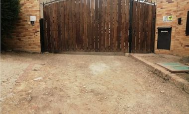 VENTA CASA 116m2 + JARDINES  CONJUNTO PRIVADO TABIO