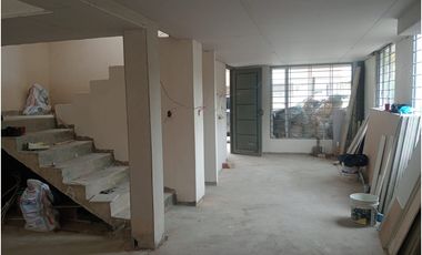 VENDO CASA BOSQUE MADERO CON PARQUEADERO INTERNO