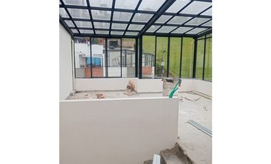 VENDO CASA BOSQUE MADERO CON PARQUEADERO INTERNO