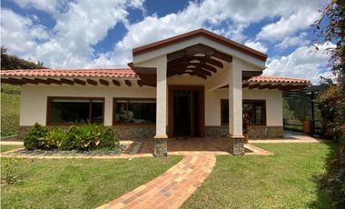 Hermosa casa en San Vicente vereda La Porquera